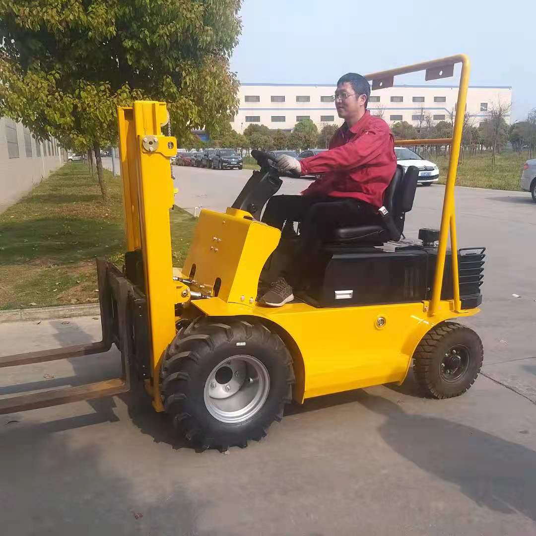 Mini chariot élévateur hydrostatique d'apiculture d'usine de la Chine 1 tonne avec le moteur diesel de KUBOTA